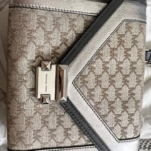 Mk   Bag grey and   Darle blue